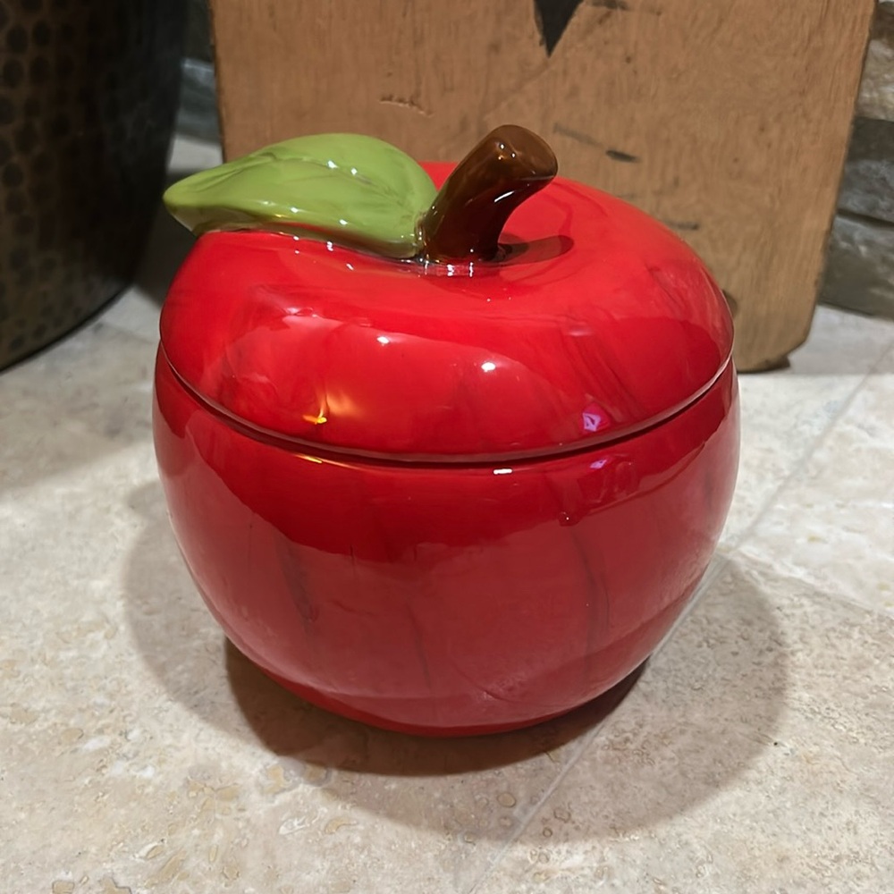 YOUNG’S Apple Ceramic Jar w/ Lid